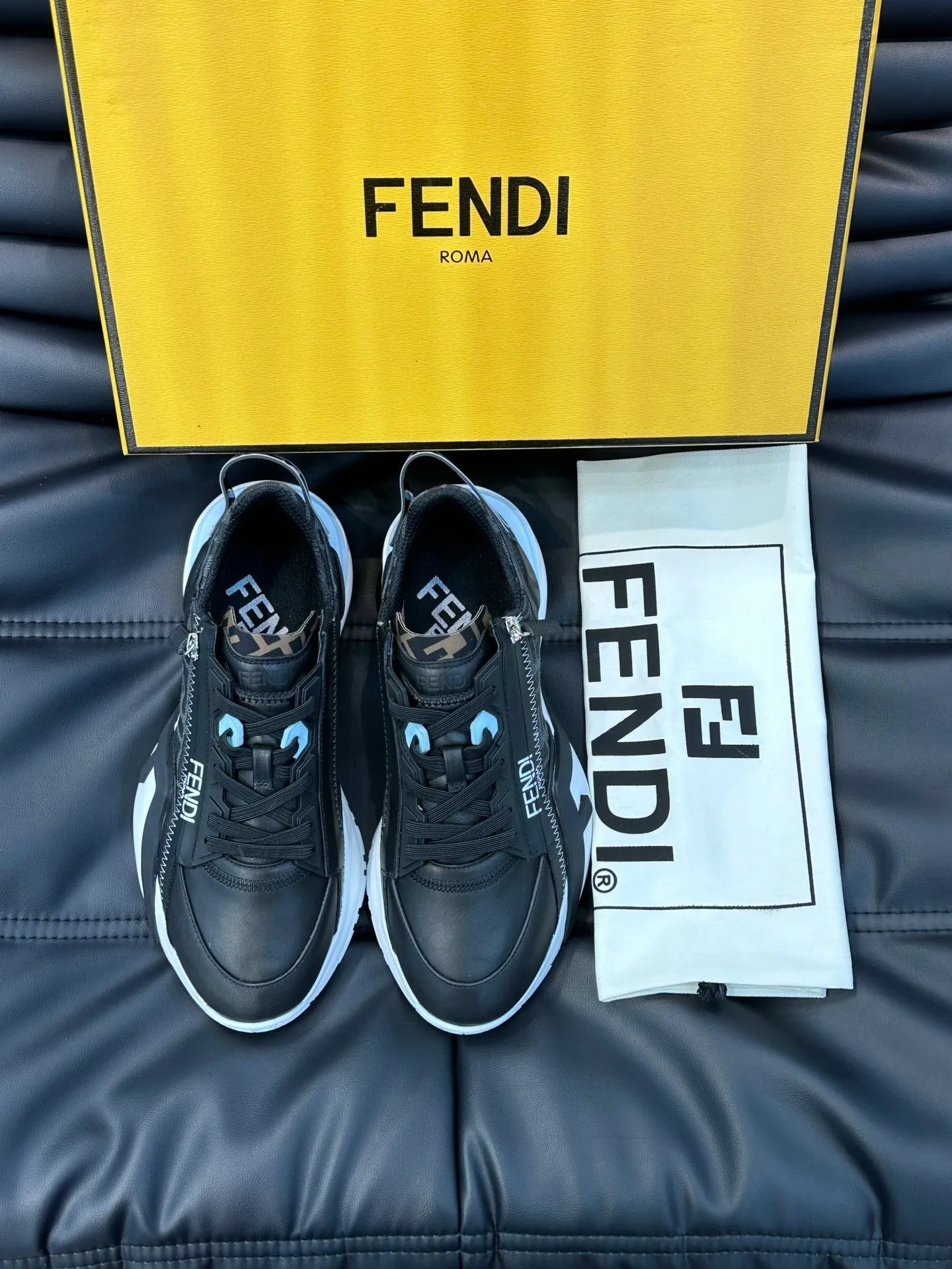 Men's shoes 💰p560 "Fend*" new men's casual sports shoes, equipped with elastic straps, side zippers, and corrugated soles engraved with F. Embossed Fendi Flow lettering on the heel. Made of technical fabric and a mix of blue and suede. Decorated with Lycra® details. FF graphic tongue. Ultra-light and wear-resistant EVA sole. Size: 38-44
